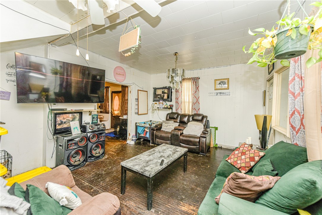 219 Hebard Street Rochester, NY 14605 - Photo 9 of 28