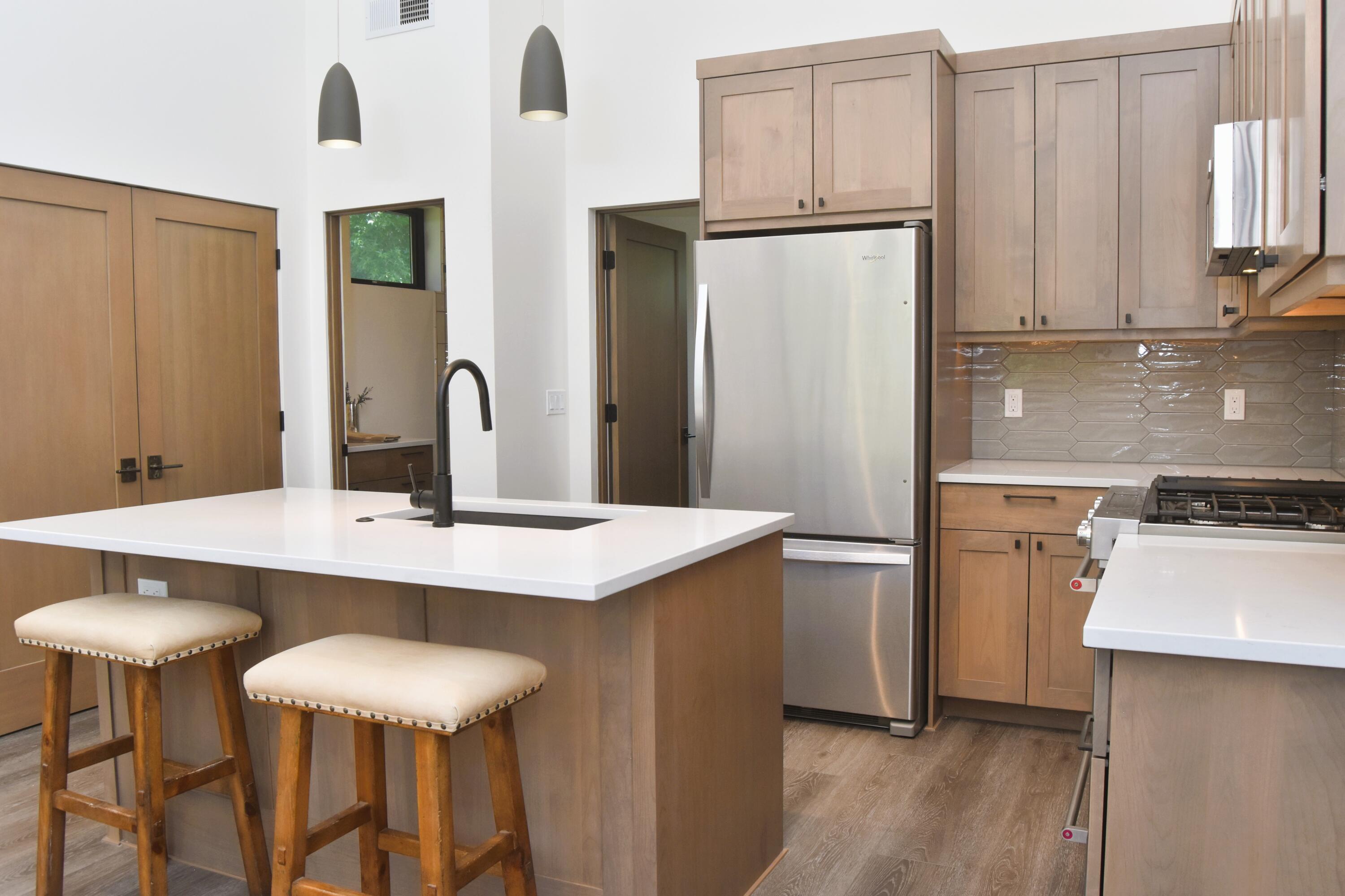 1009 Cutters Drive Hailey, ID 83333 - Photo 9 of 26 Breakfast Counter and Kitchen