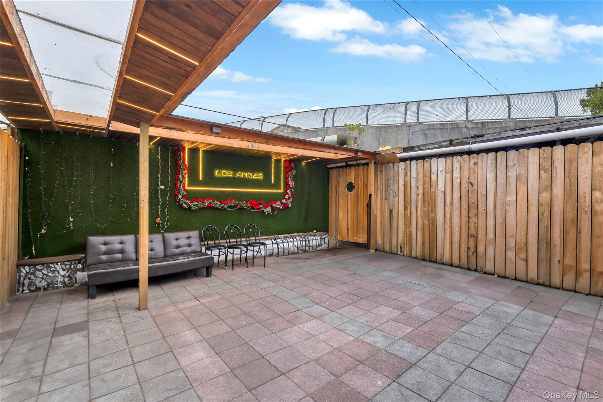 91-08 43rd Avenue Queens, NY 11373 - Photo 7 of 17 a view of a patio