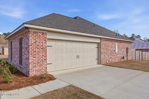 $283,900 | 207 Northwest Dolly Lane, Magee, MS 39111