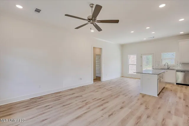 $283,900 | 207 Northwest Dolly Lane, Magee, MS 39111