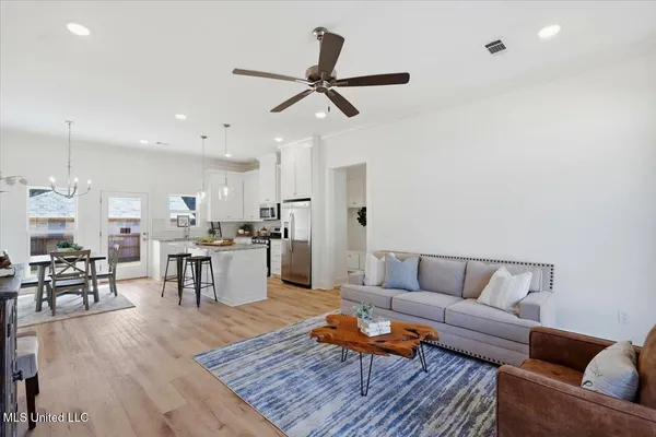 $283,900 | 207 Northwest Dolly Lane, Magee, MS 39111