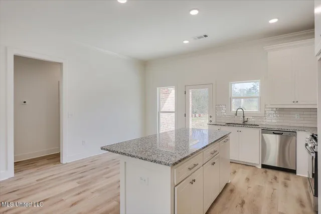 $283,900 | 207 Northwest Dolly Lane, Magee, MS 39111