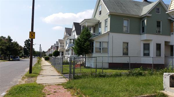 124 Grover Street Springfield, MA 01104 - Photo 2 of 8