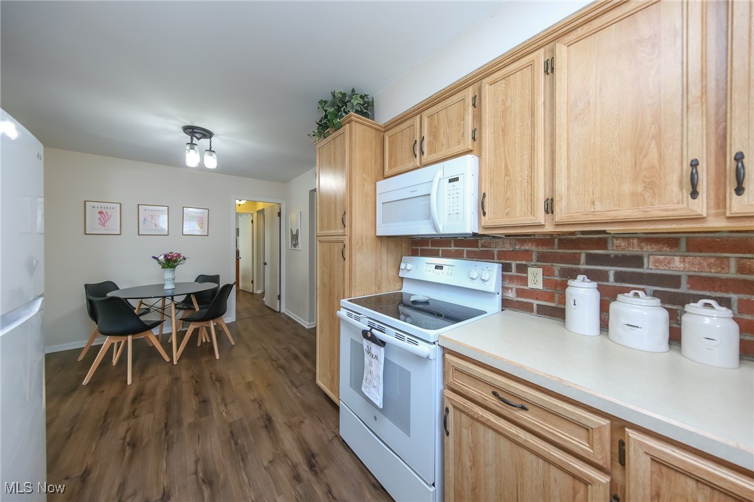 27865 Knickerbocker Road Bay Village, OH 44140 - Photo 11 of 31 Gallery Image 11