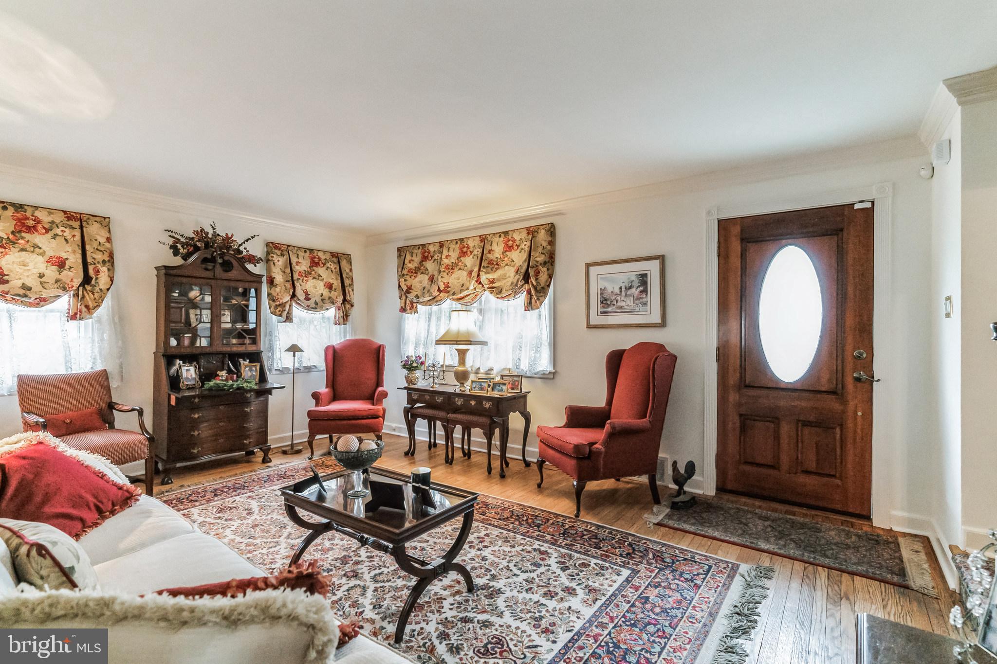 306 Oreland Mill Road Oreland, PA 19075 - Photo 2 of 33 Living Room