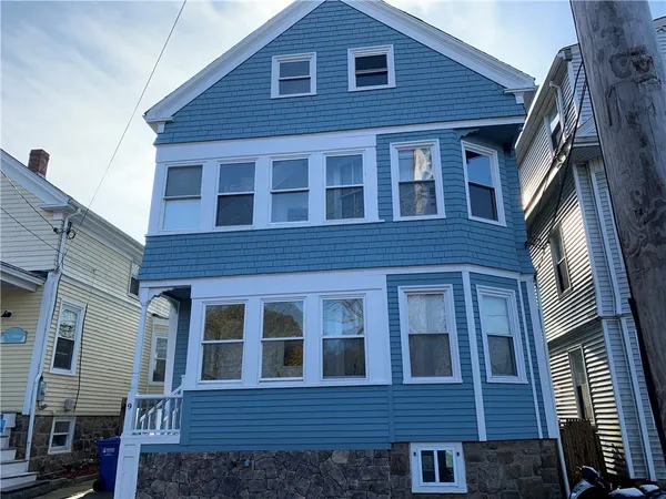 $2,250 | 9 Ann Street, Unit 1, Newport, RI 02840