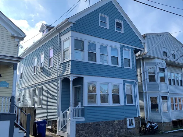 $2,250 | 9 Ann Street, Unit 1, Newport, RI 02840