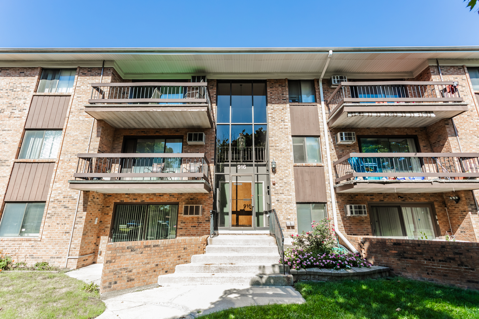 916 Olive Road, Unit 1D Homewood, IL 60430 - Photo 4 of 16 Gallery Image 4