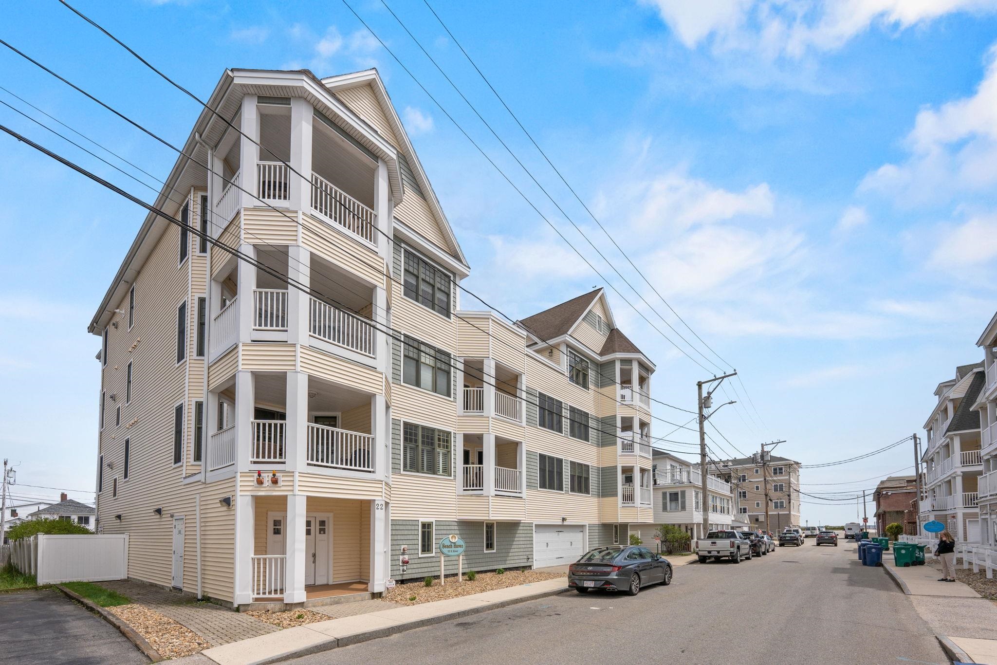 22 K Street, Unit 202 Hampton, NH 03842 - Photo 2 of 35