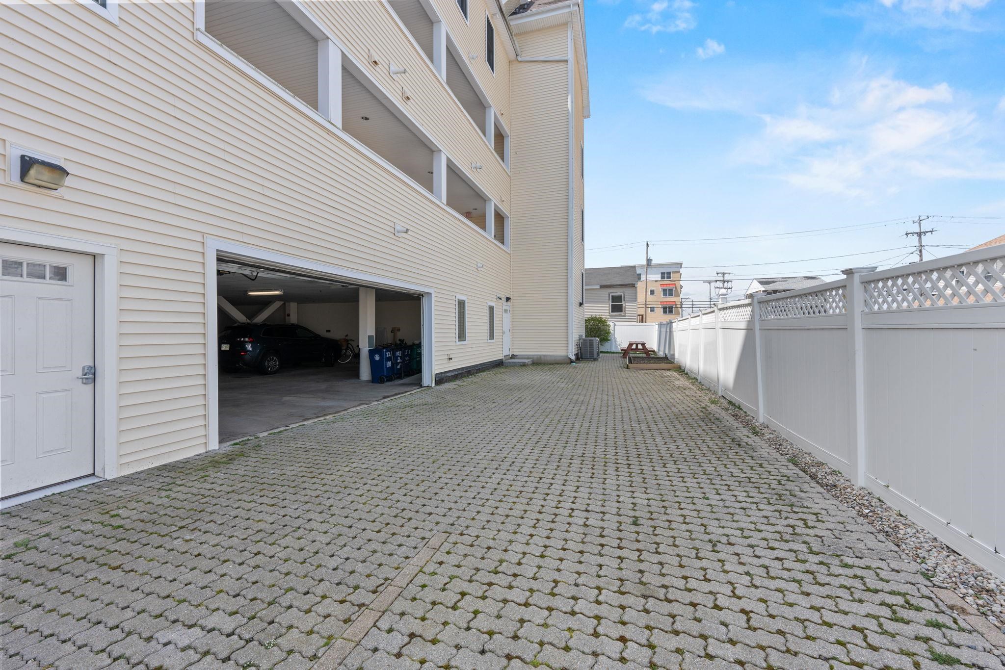 22 K Street, Unit 202 Hampton, NH 03842 - Photo 23 of 35