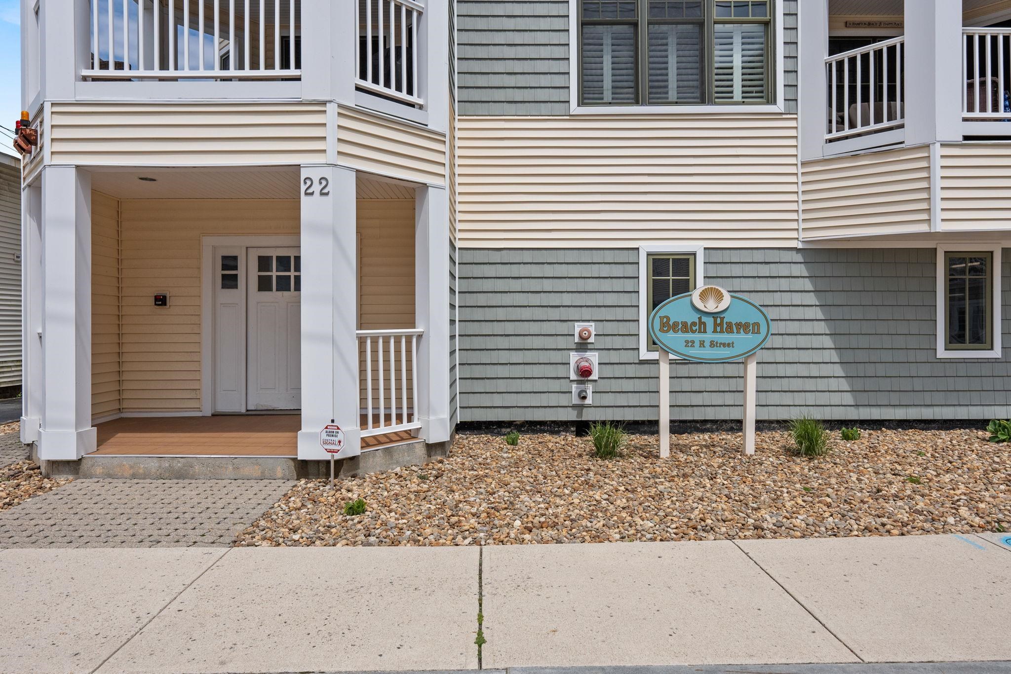 22 K Street, Unit 202 Hampton, NH 03842 - Photo 24 of 35