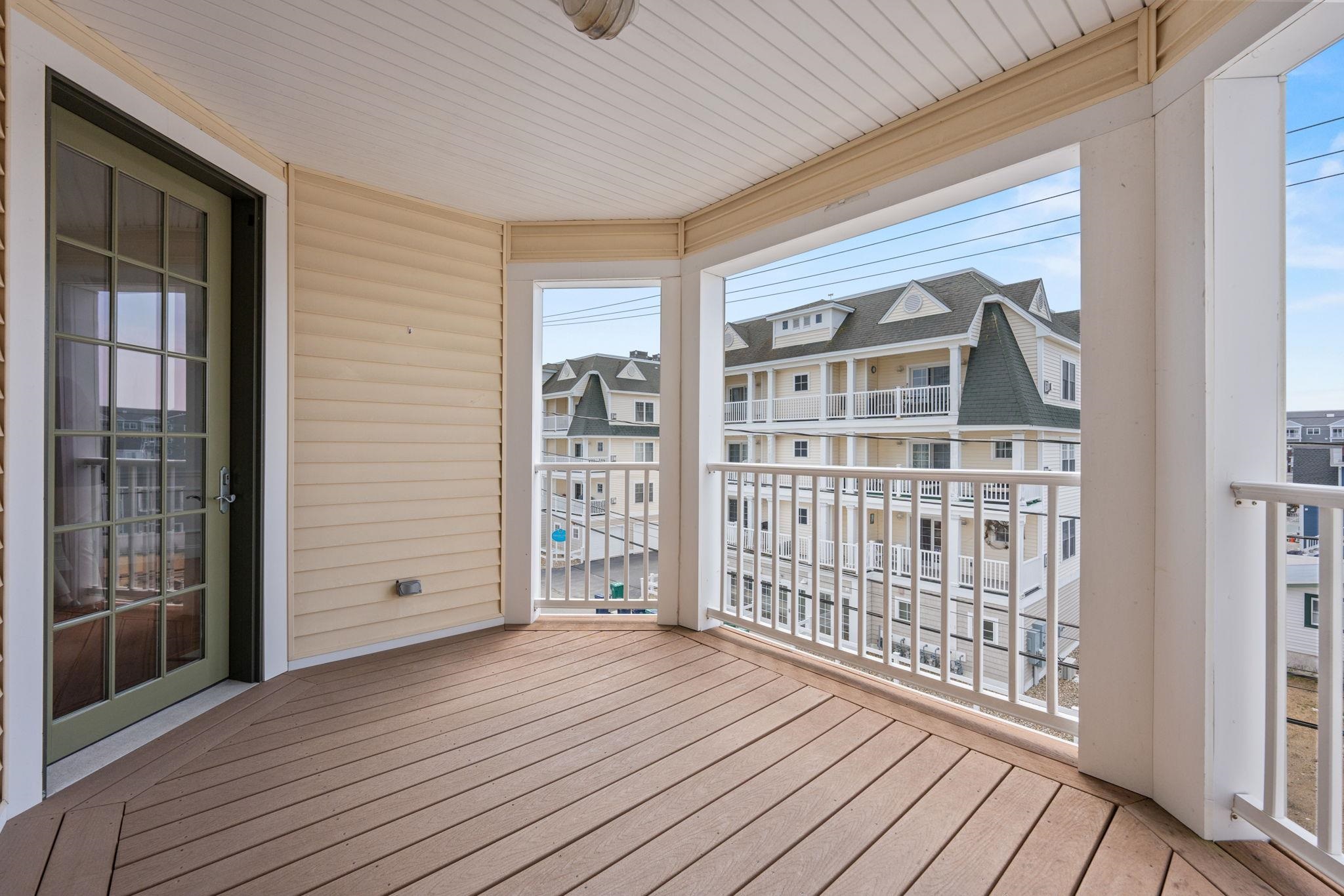 22 K Street, Unit 202 Hampton, NH 03842 - Photo 8 of 35