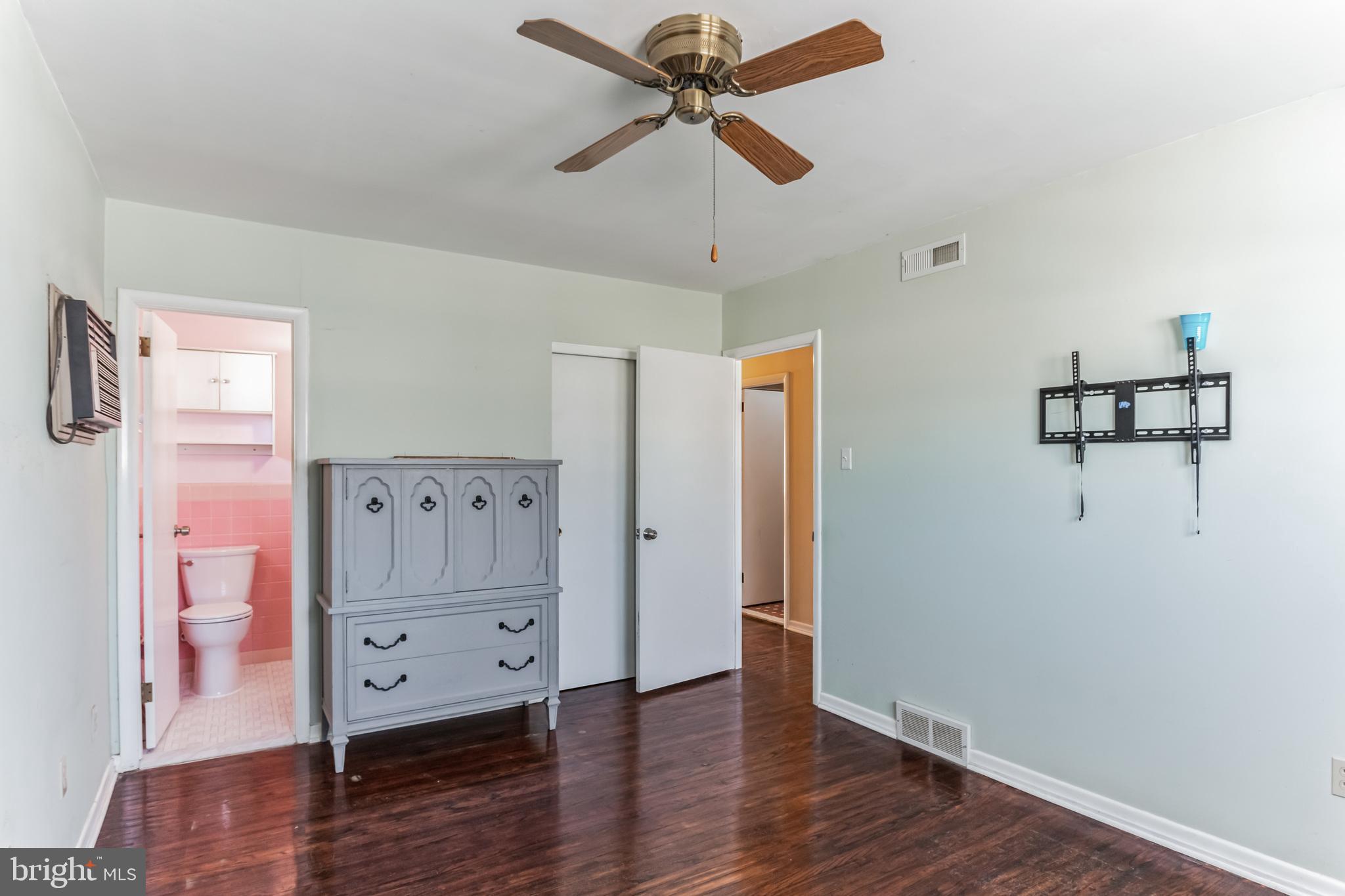 9974 Sandy Road Philadelphia, PA 19115 - Photo 11 of 23 Primary Bedroom