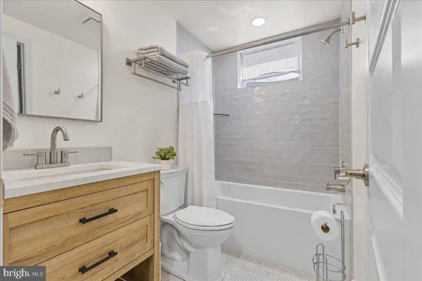 $785,000 | 15401 Silvan Glen Drive, Dumfries, VA 22025