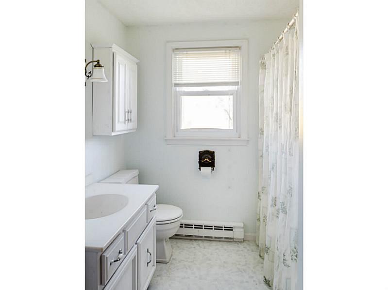 187 Fowler Road Cape Elizabeth, ME 04107 - Photo 14 of 16 Bathroom. First floor bath