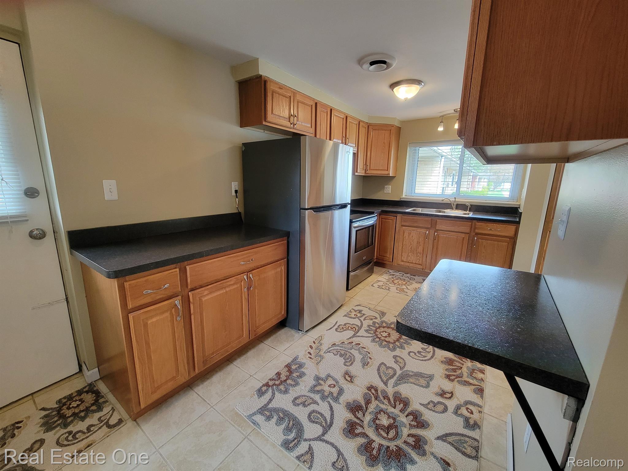 308 North Rochester Road, Unit 1 Clawson, MI 48017 - Photo 9 of 22 Kitchen