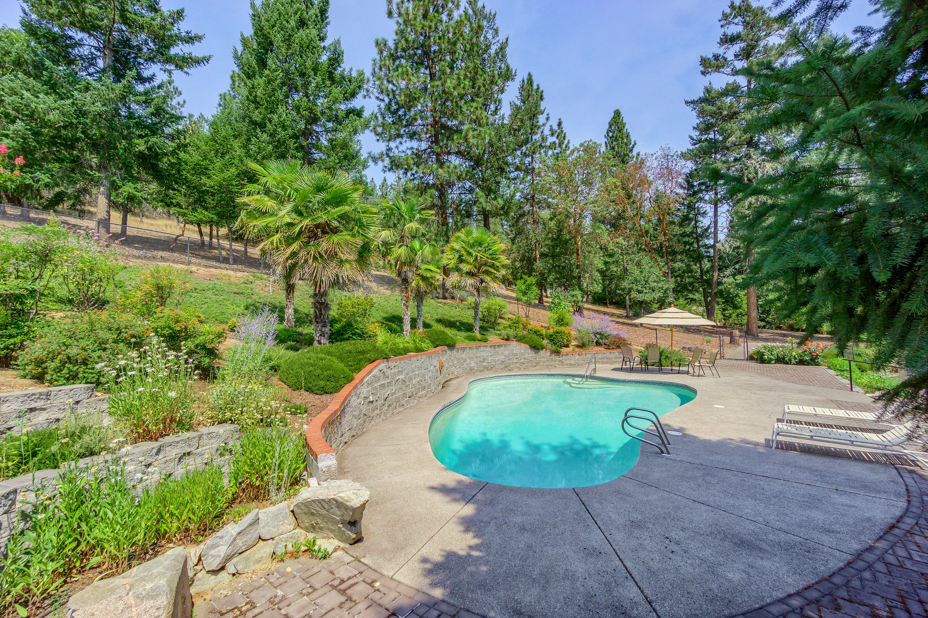 3207 Old Military Road Central Point, OR 97502 - Photo 4 of 52 4