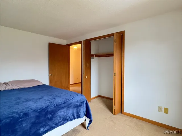 $459,000 | 25 Cove Hollow, West Seneca, NY 14224