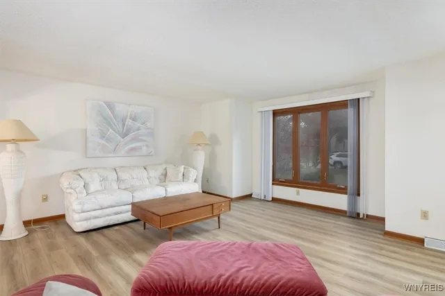 $459,000 | 25 Cove Hollow, West Seneca, NY 14224