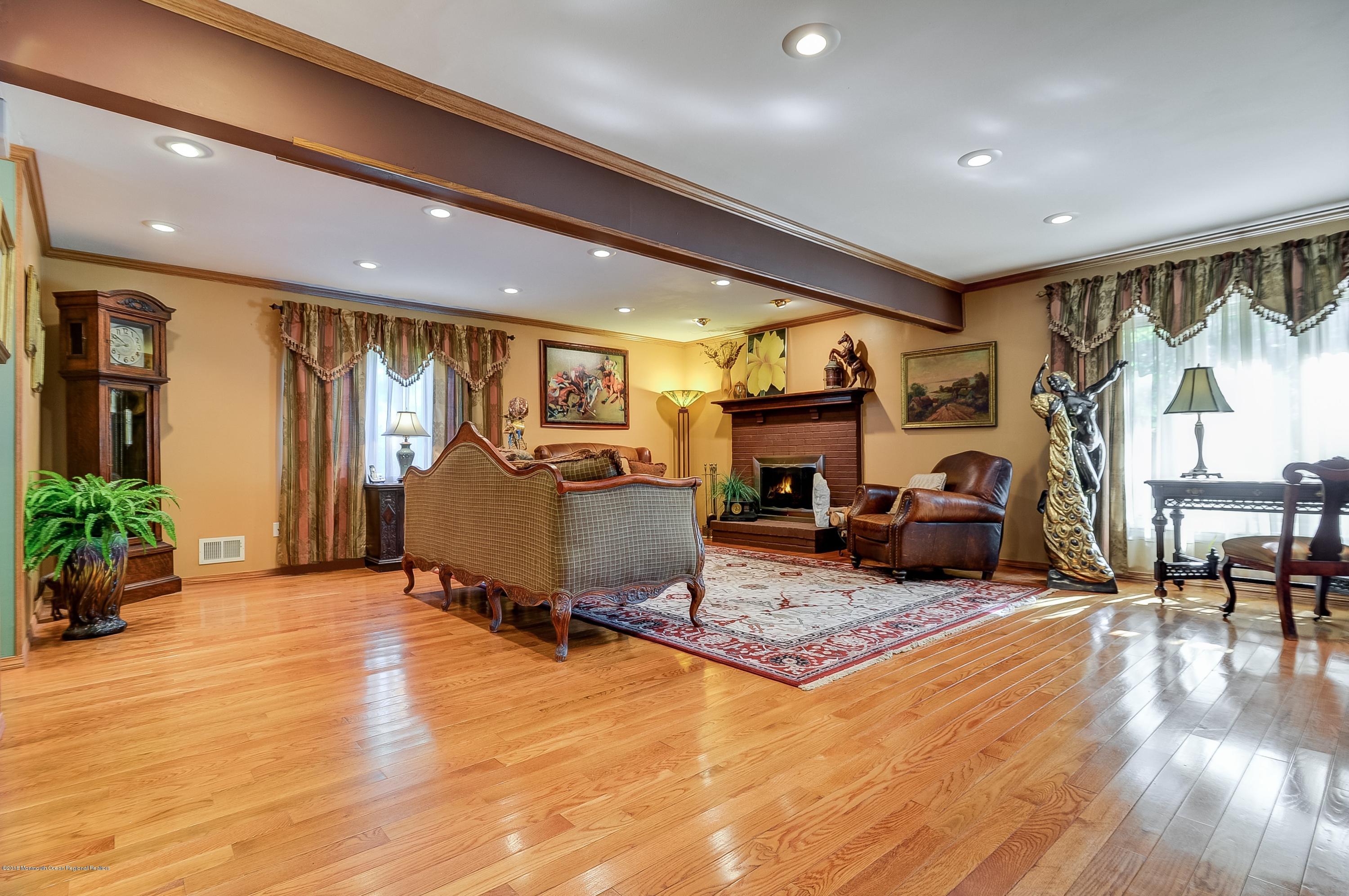 3 Rimwood Lane Howell, NJ 07731 - Photo 3 of 30 003_Living