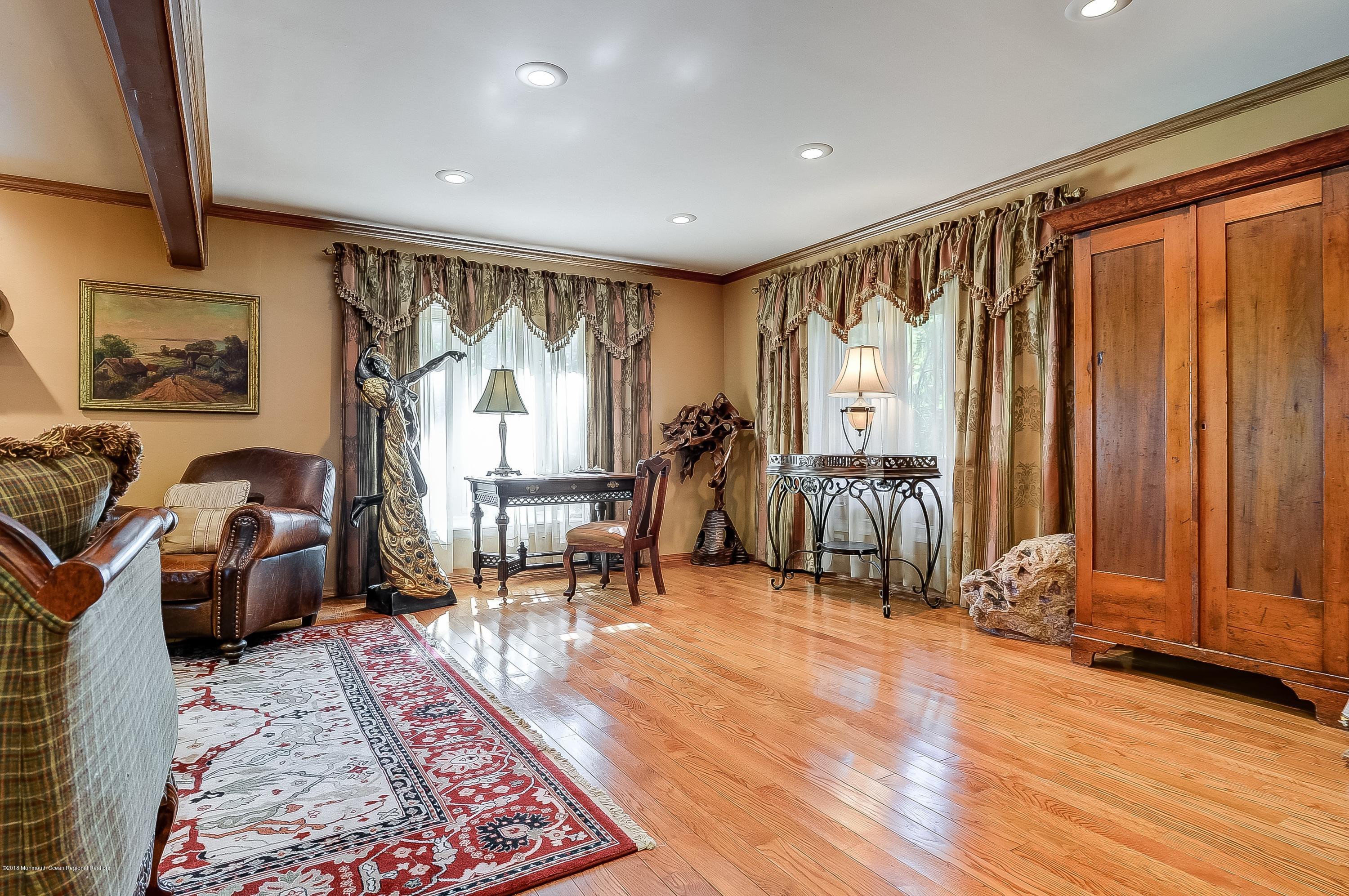 3 Rimwood Lane Howell, NJ 07731 - Photo 5 of 30 005_Living