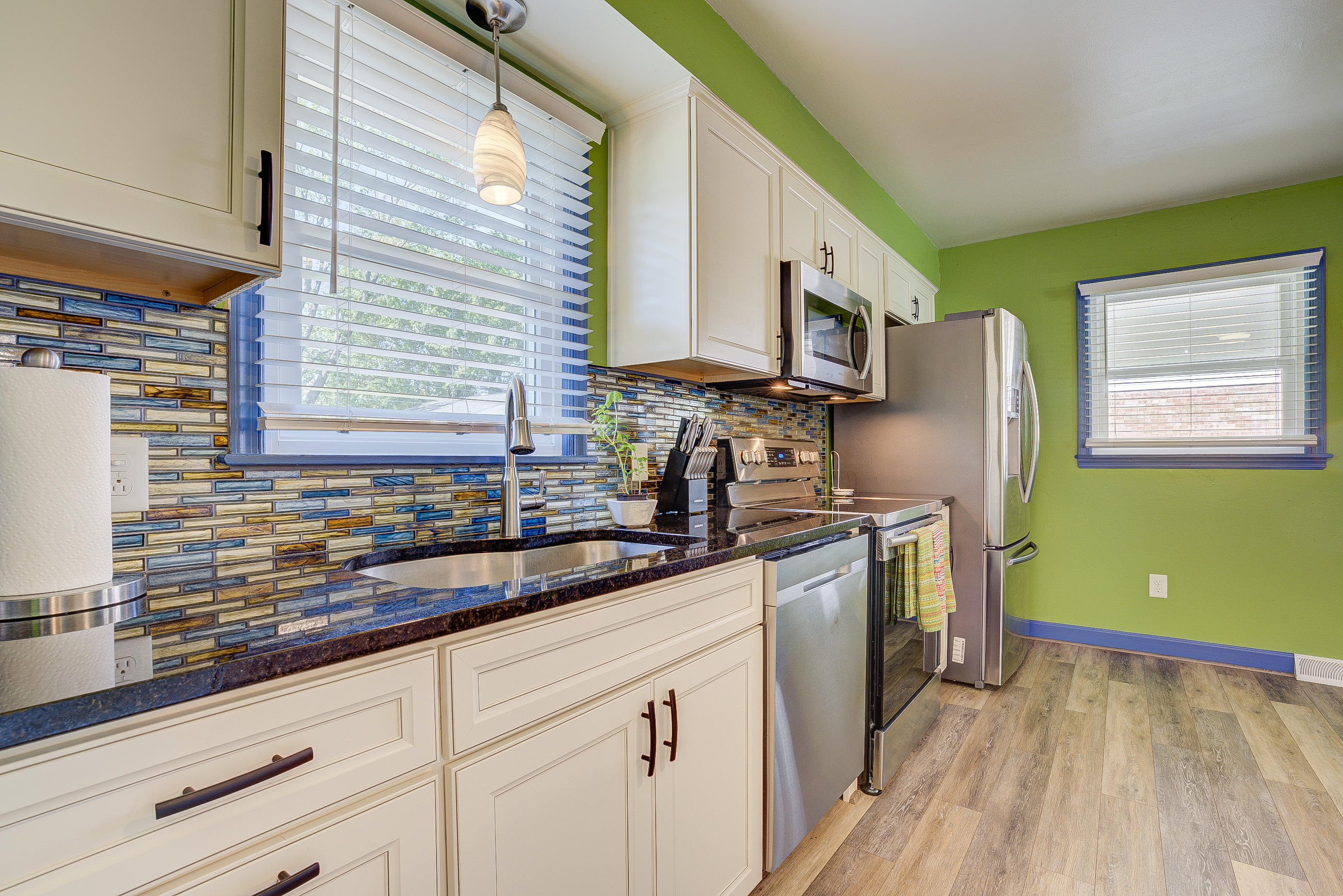525 Santee Road Roanoke, VA 24019 - Photo 16 of 41 11
