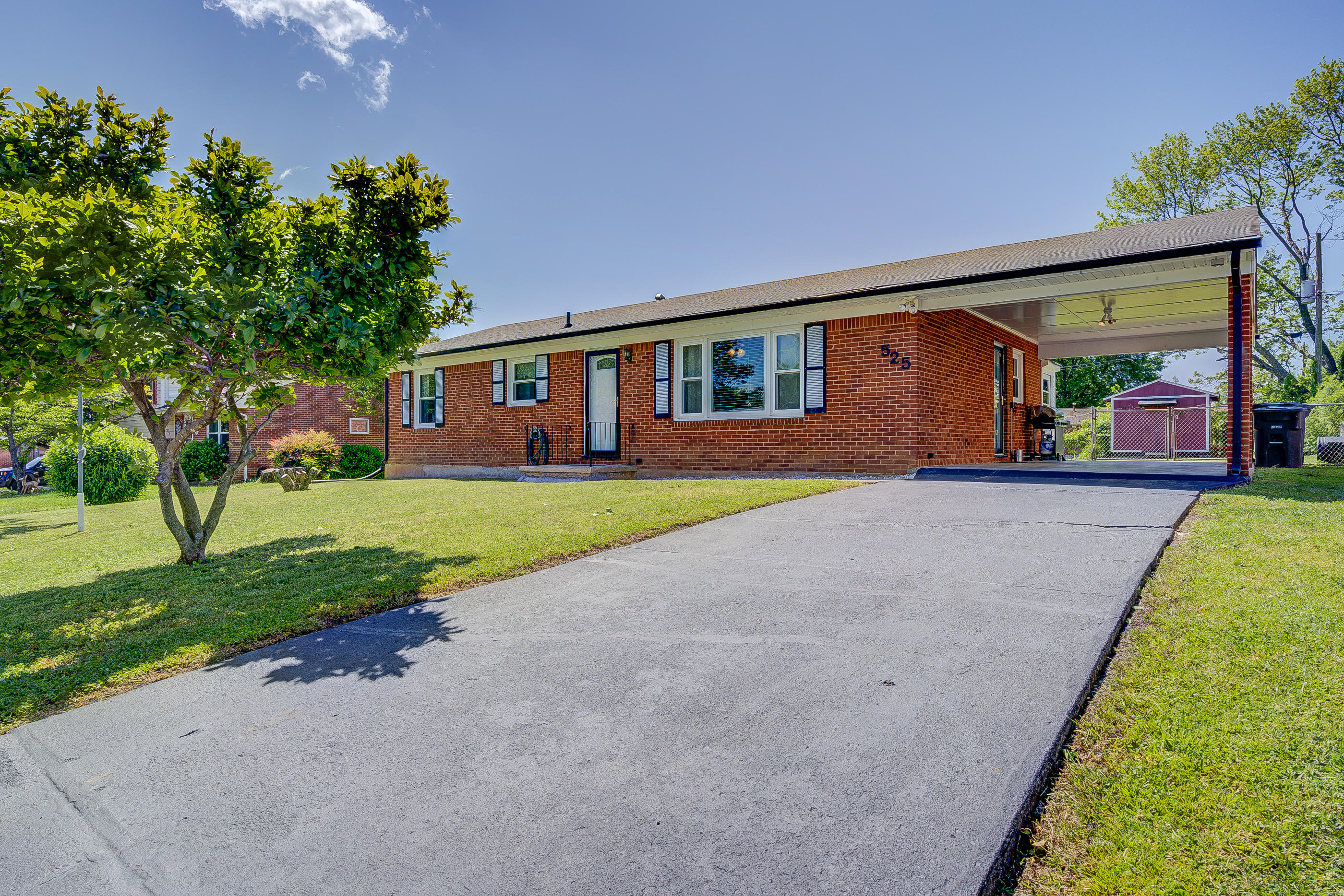 525 Santee Road Roanoke, VA 24019 - Photo 3 of 41 72