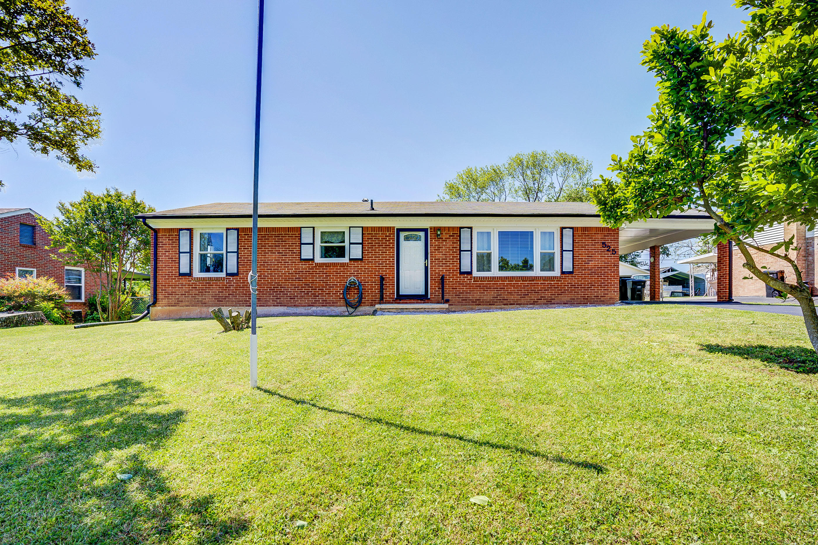 525 Santee Road Roanoke, VA 24019 - Photo 5 of 41 77