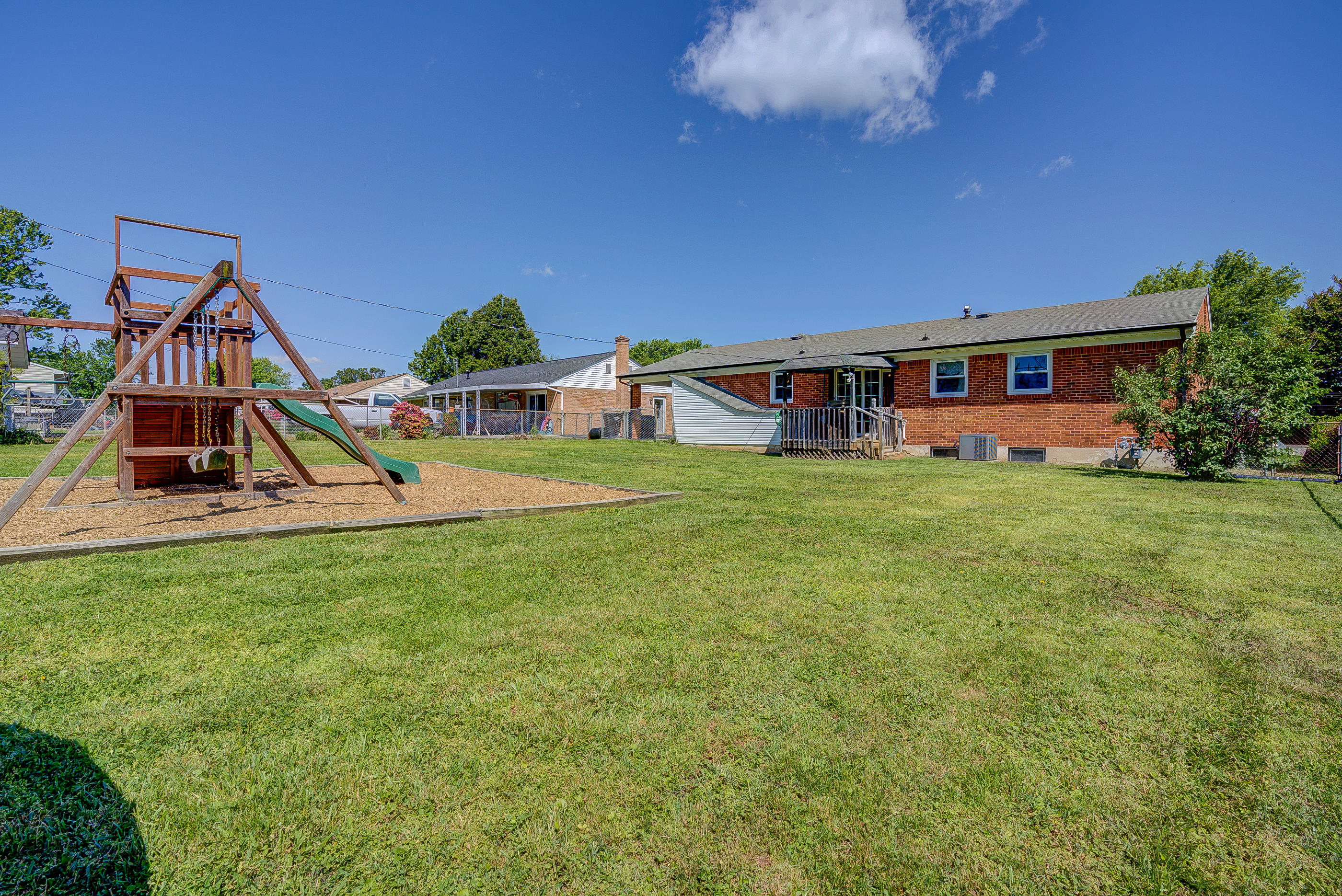 525 Santee Road Roanoke, VA 24019 - Photo 7 of 41 69