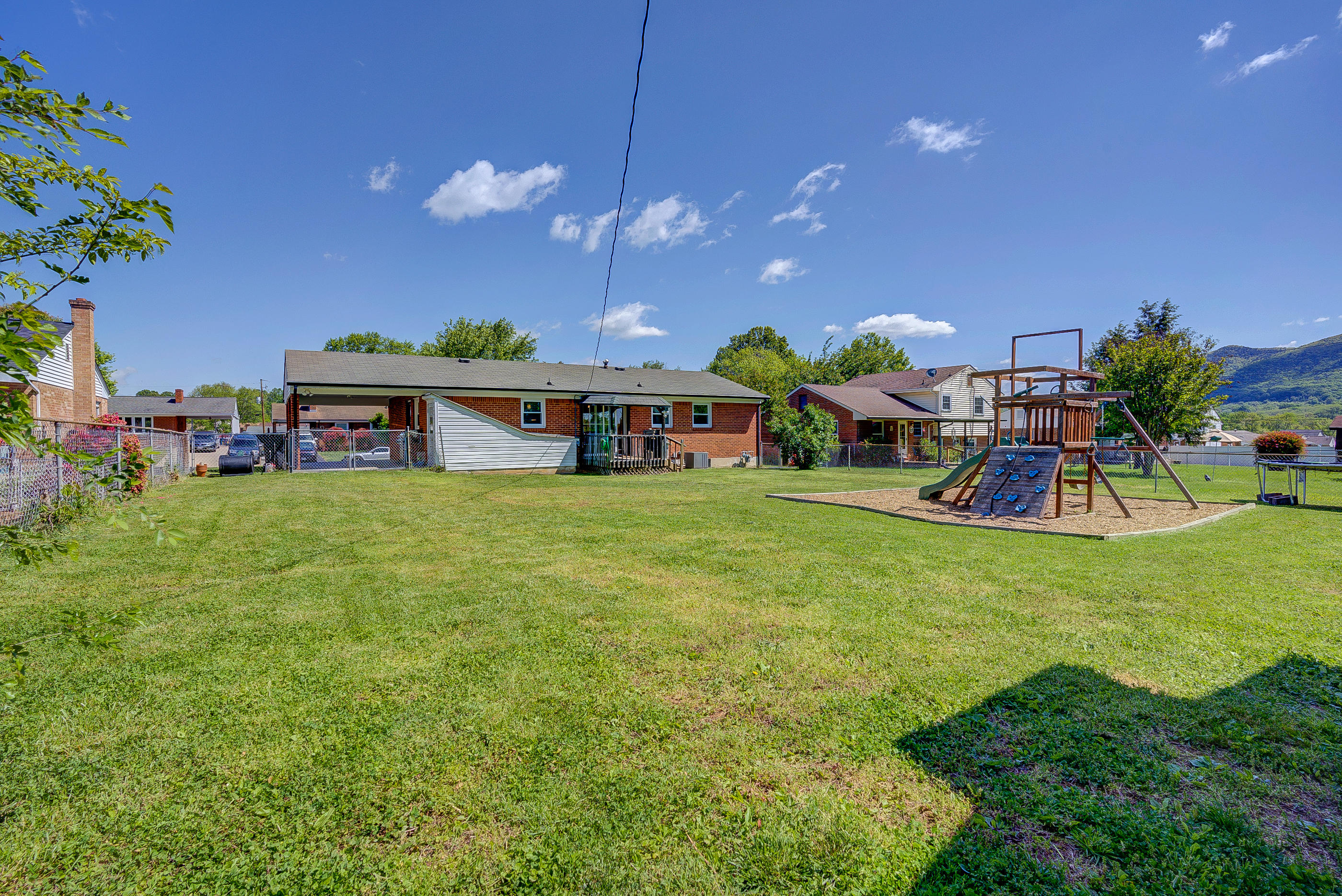 525 Santee Road Roanoke, VA 24019 - Photo 8 of 41 67