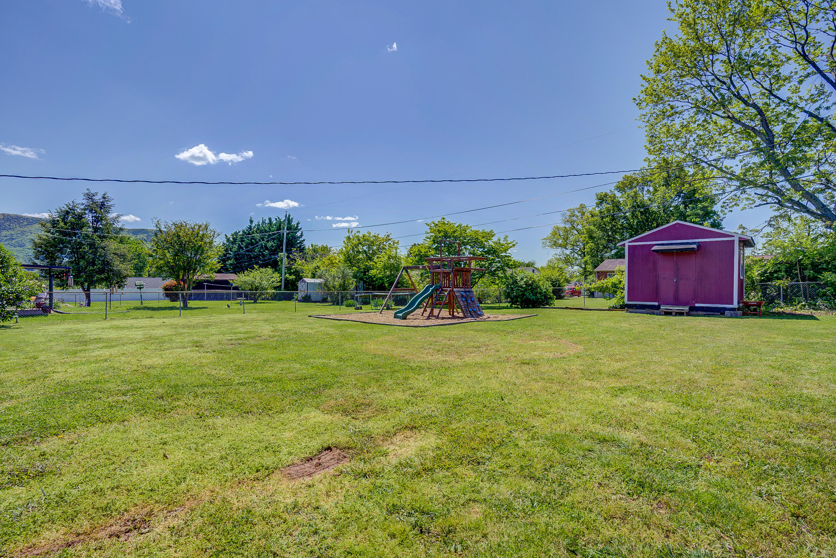 525 Santee Road Roanoke, VA 24019 - Photo 9 of 41 63