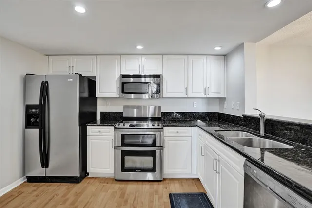 $2,800 | 520 Southeast 5th Avenue, Unit 1608, Fort Lauderdale, FL 33301