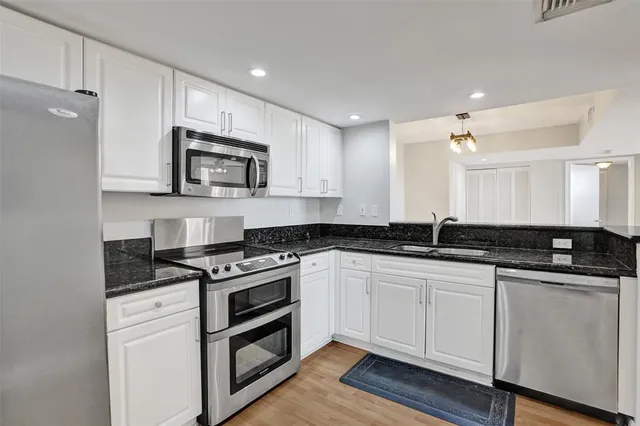 $2,800 | 520 Southeast 5th Avenue, Unit 1608, Fort Lauderdale, FL 33301