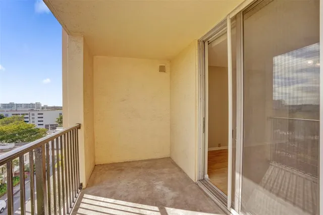 $2,800 | 520 Southeast 5th Avenue, Unit 1608, Fort Lauderdale, FL 33301