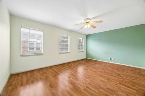 $195,000 | 2416 Jamestown Mal, Unit 16, Houston, TX 77057