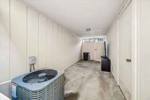 $195,000 | 2416 Jamestown Mal, Unit 16, Houston, TX 77057