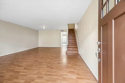 $195,000 | 2416 Jamestown Mal, Unit 16, Houston, TX 77057