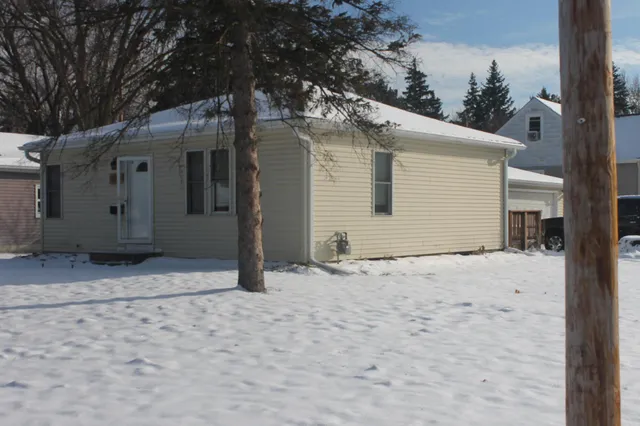 $315,000 | 5925 46th Avenue North, Crystal, MN 55422