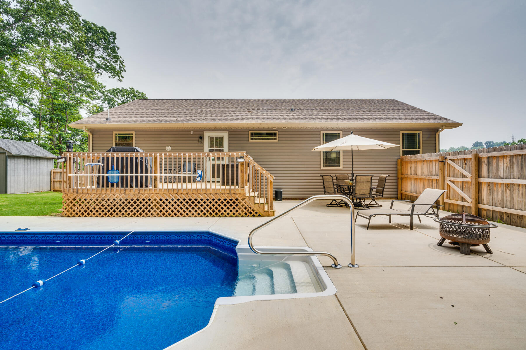 877 Cedar Branch Road Kingsport, TN 37664 - Photo 32 of 41 037