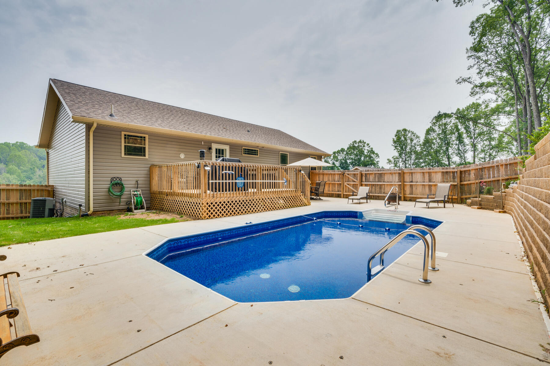 877 Cedar Branch Road Kingsport, TN 37664 - Photo 33 of 41 038