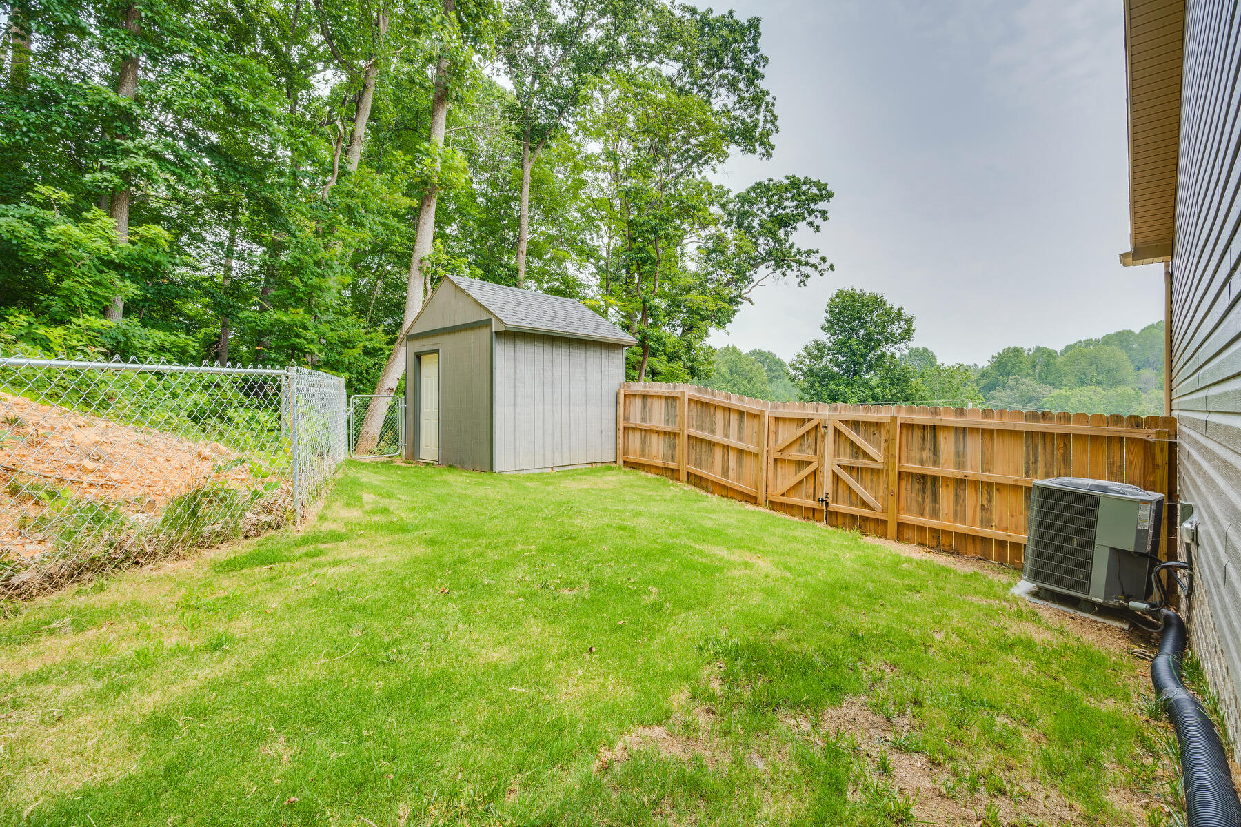 877 Cedar Branch Road Kingsport, TN 37664 - Photo 38 of 41 042