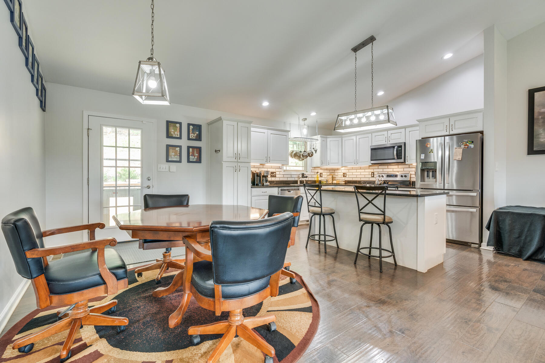 877 Cedar Branch Road Kingsport, TN 37664 - Photo 8 of 41 010