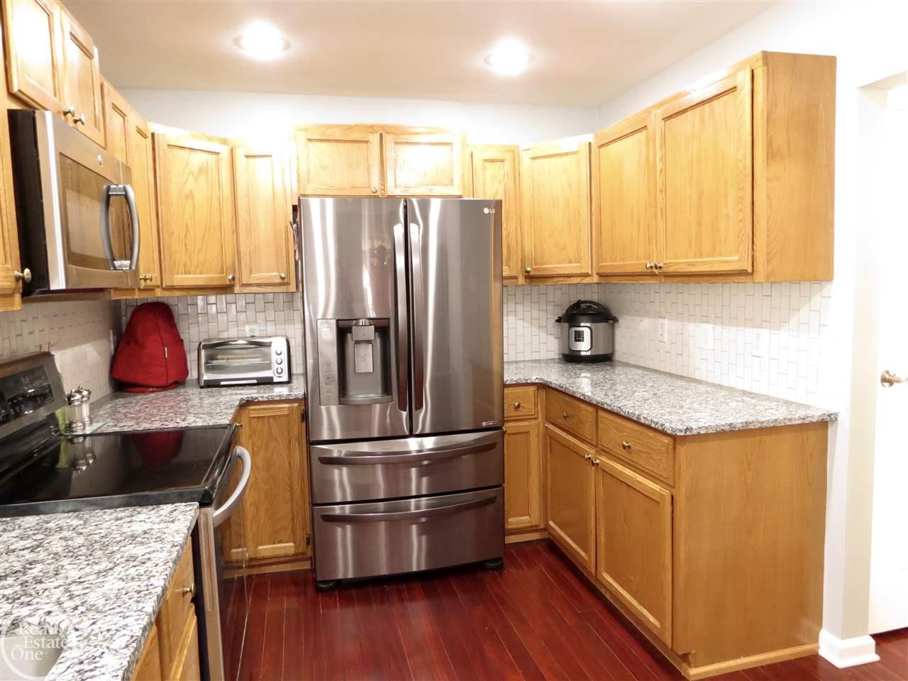 3078 York Rochester Hills Rochester, MI 48309 - Photo 13 of 41