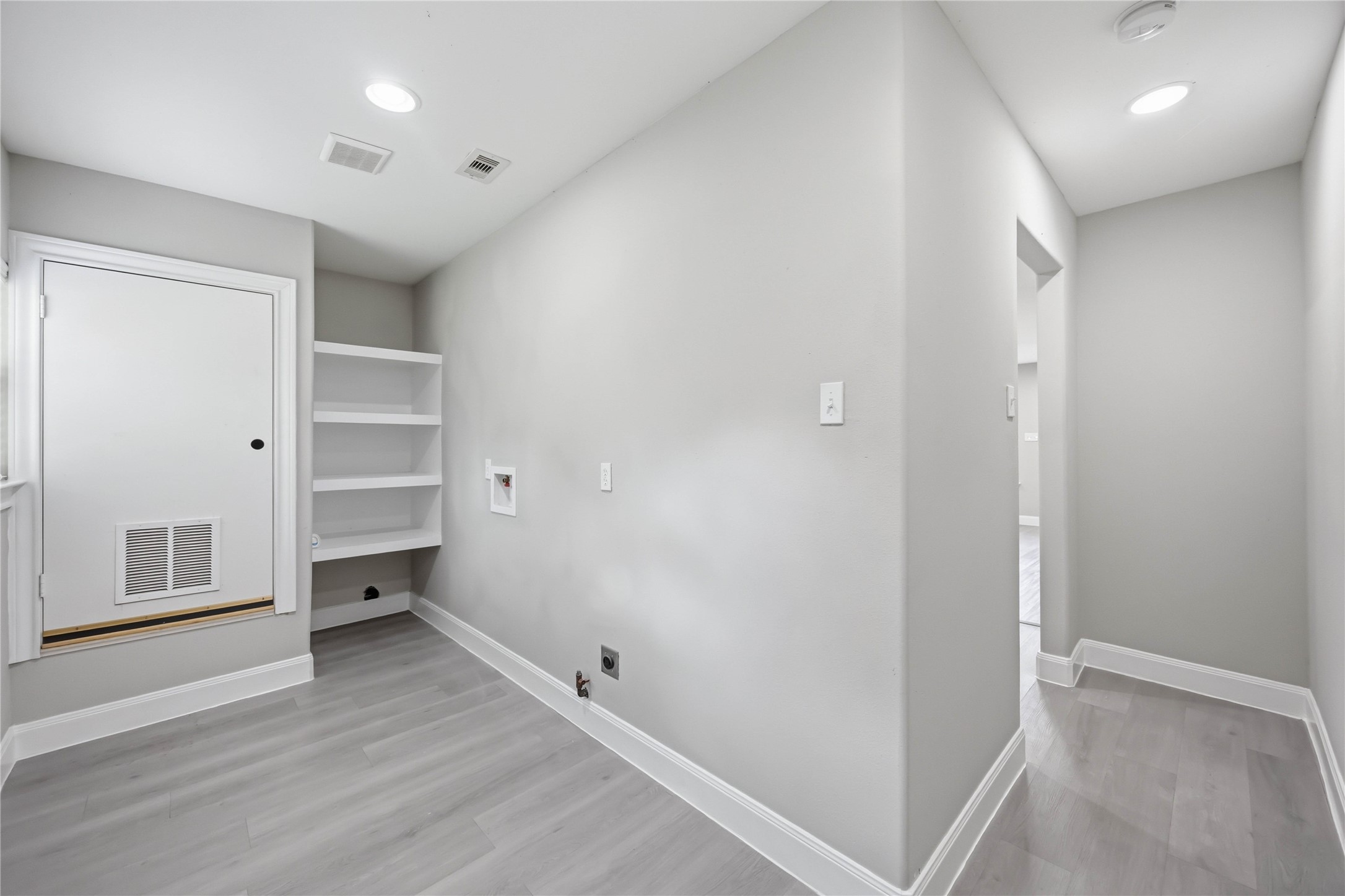 8129 Linda Vista Road Houston, TX 77028 - Photo 17 of 27