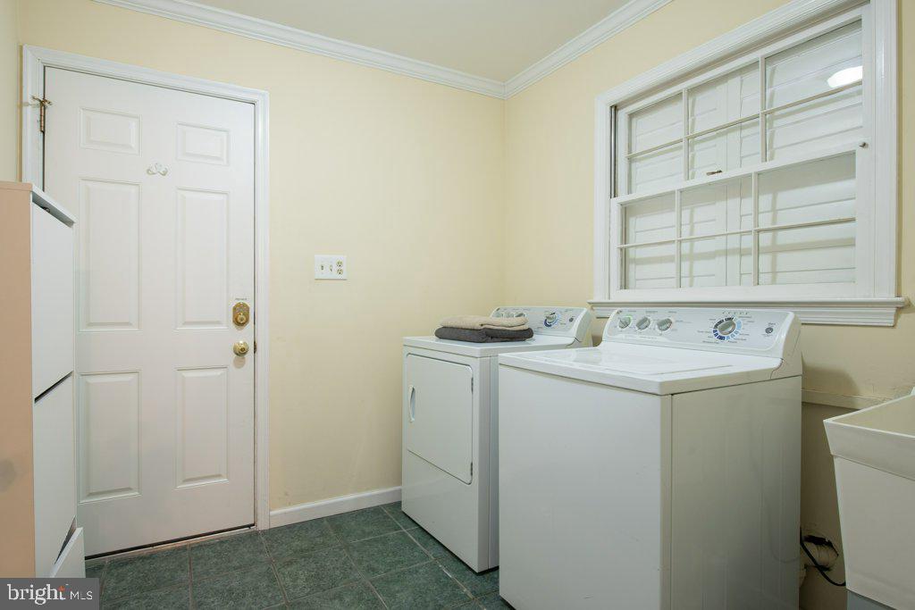 2003 Windmill Lane Alexandria, VA 22307 - Photo 22 of 46