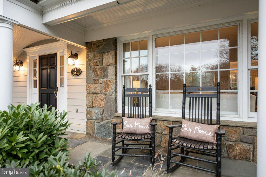 2003 Windmill Lane Alexandria, VA 22307 - Photo 5 of 46