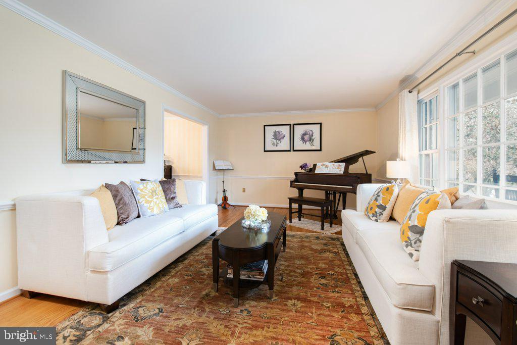 2003 Windmill Lane Alexandria, VA 22307 - Photo 6 of 46