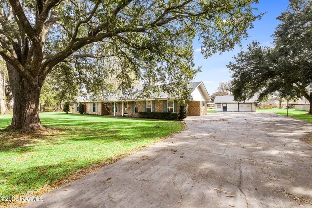 $270,000 | 5814 Highway 182, Opelousas, LA 70570