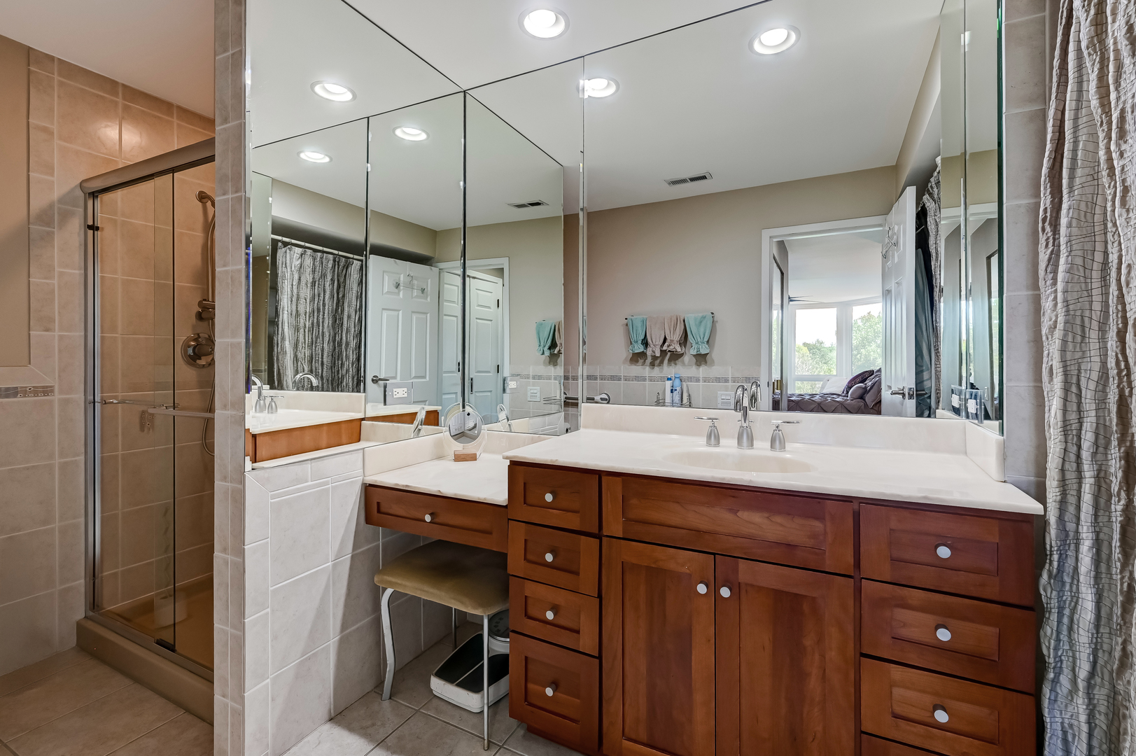 1140 Old Mill Road, Unit 405 Hinsdale, IL 60521 - Photo 13 of 24 Gallery Image 13